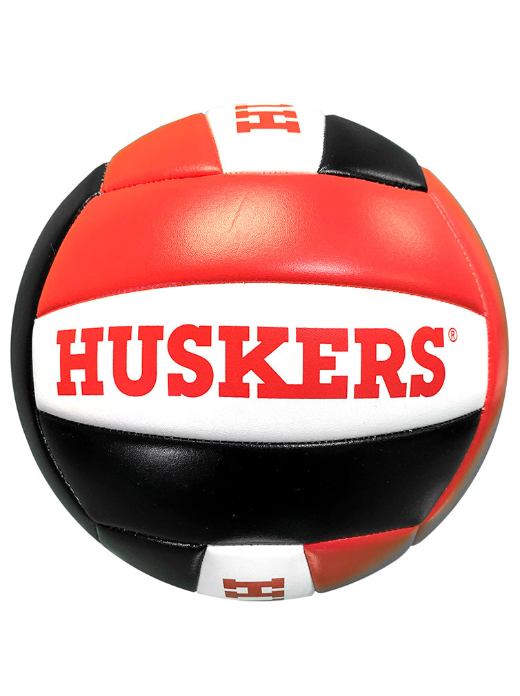 Huskers Dominate Regulation Volleyball