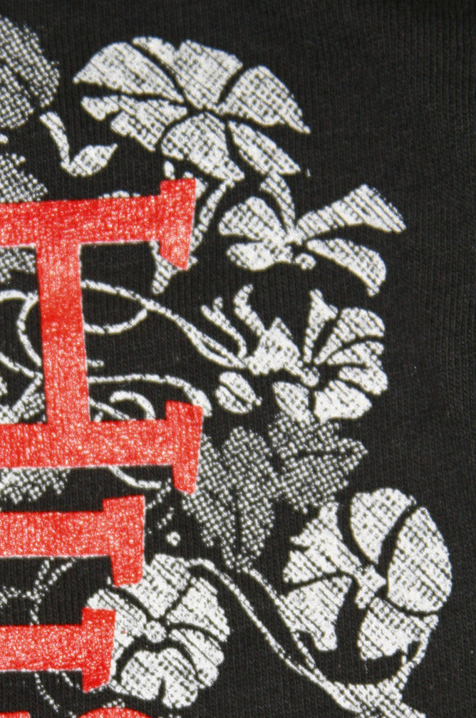 3ST G. BLK V TEE VERT FLOWERS
