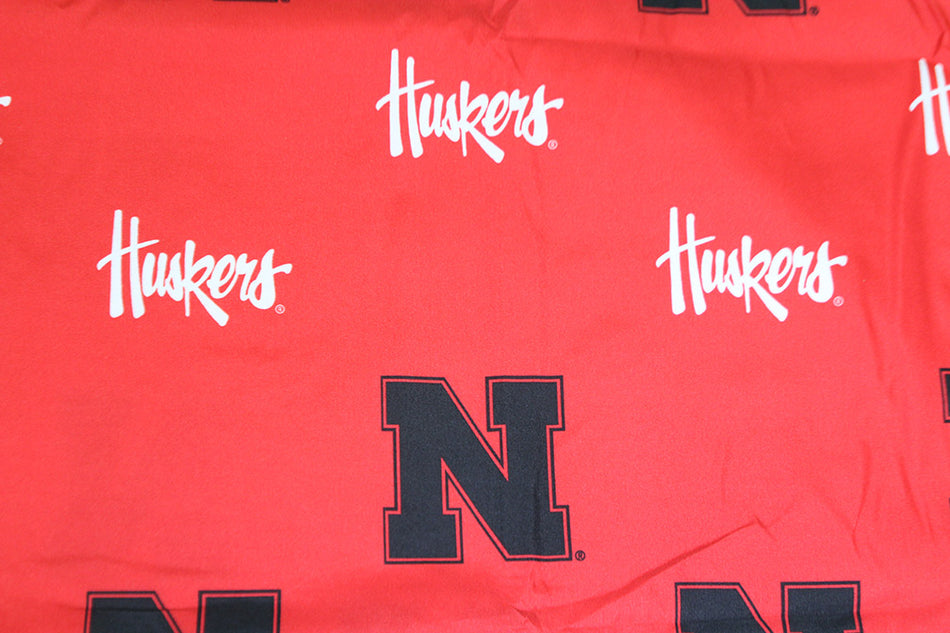 Huskers Table Cover