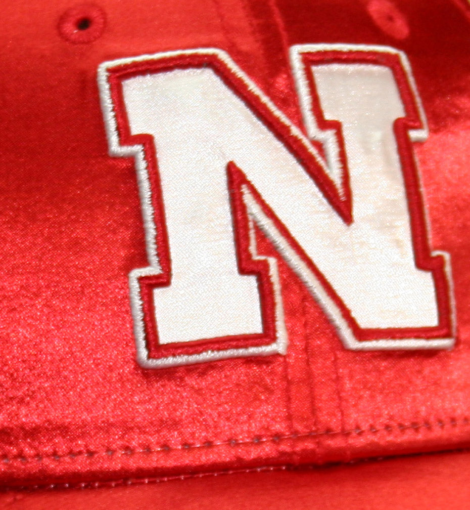 N ERA W. RED/WHITE FOIL N HAT