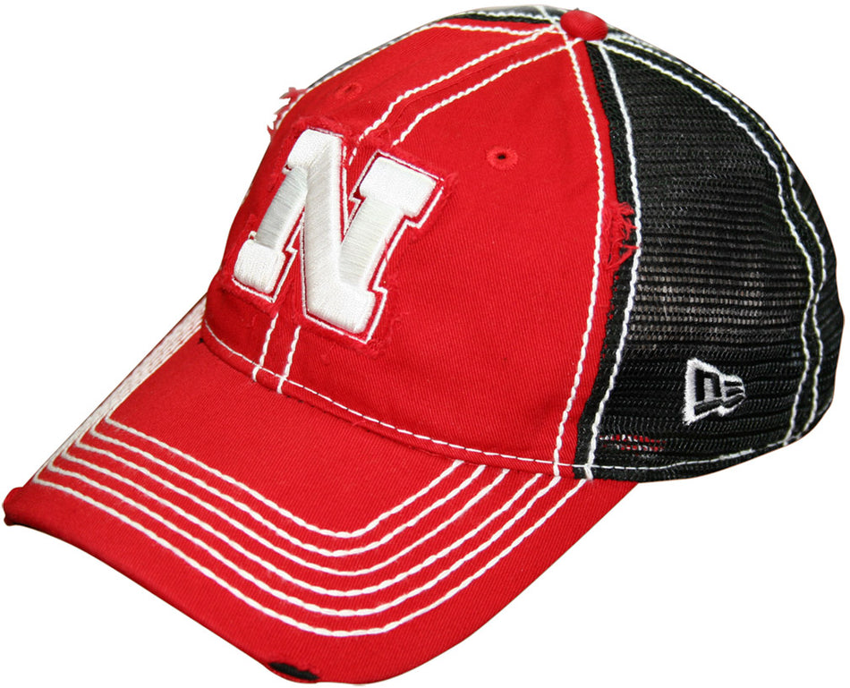 N ERA W. RED/BLK DISTRESSED WHITE N HAT