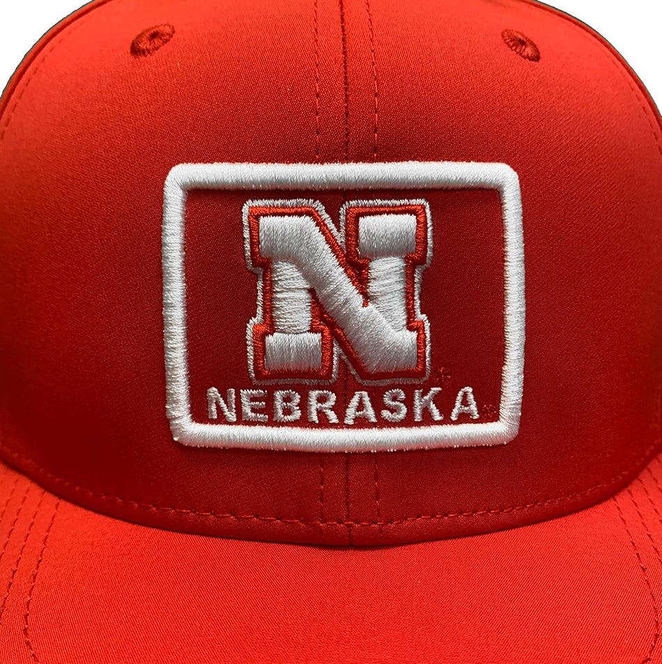N Nebraska Back 9 Fitted Lid - Scarlett