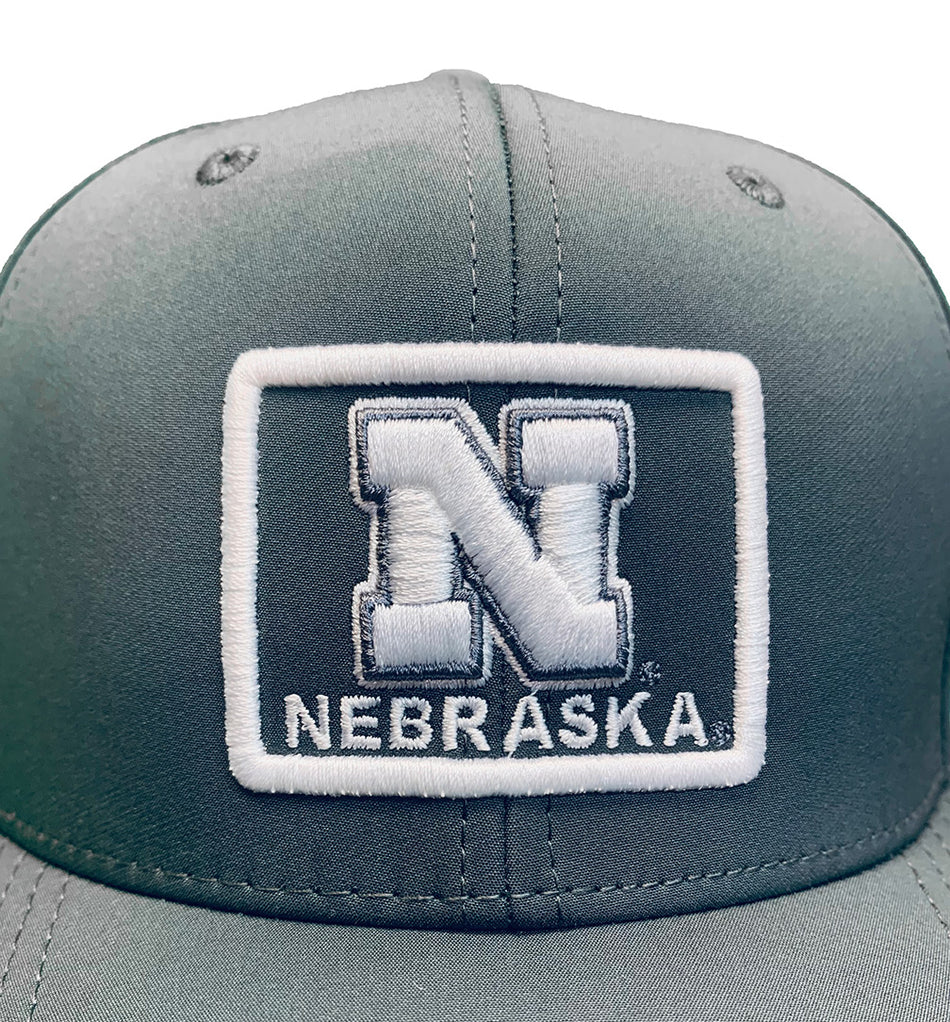 N Nebraska Back 9 Fitted Lid - Ash