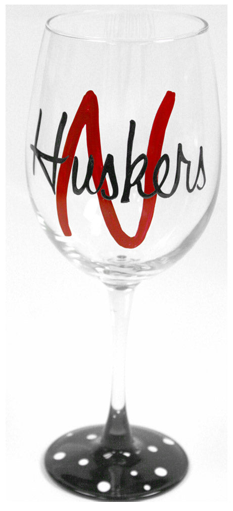 N Huskers Wine Glass