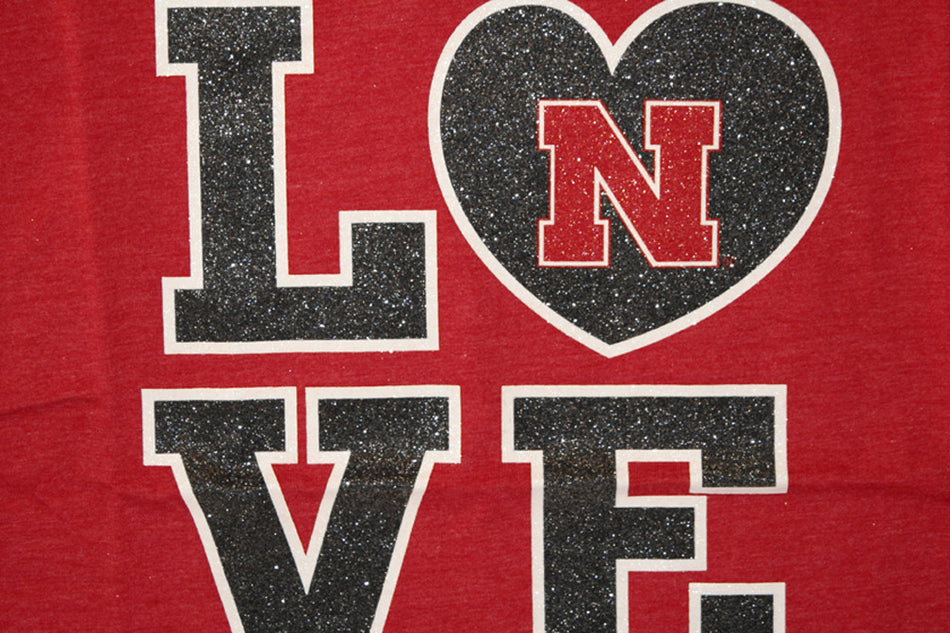 Girls Love Tee