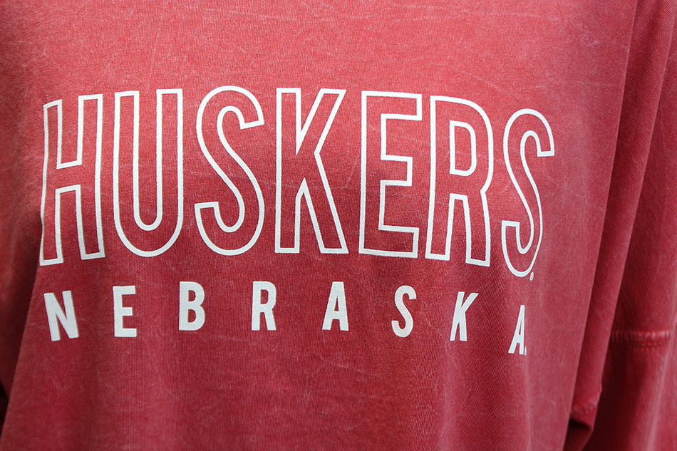 Ladies Huskers Outline LS Top